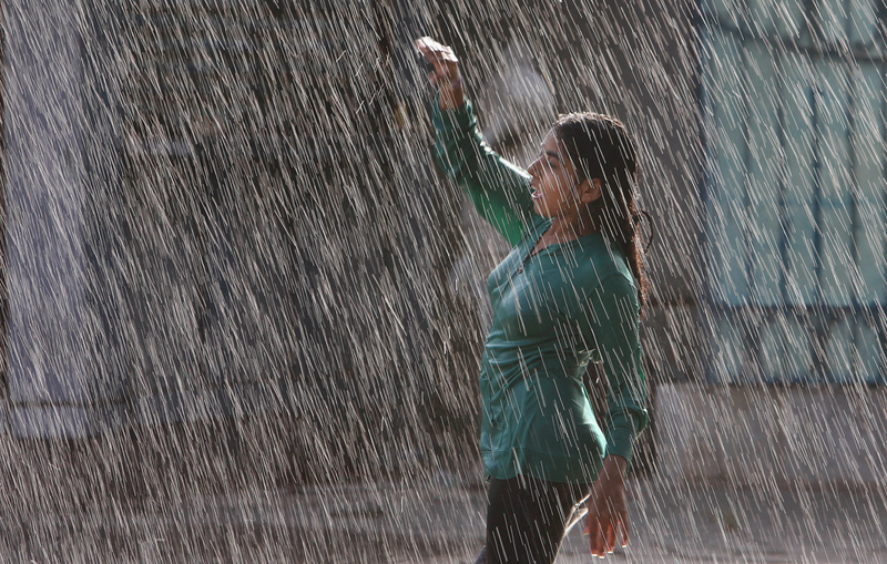 Illustration for article titled Photos of India's Deadly, Street-Melting Heat Wave